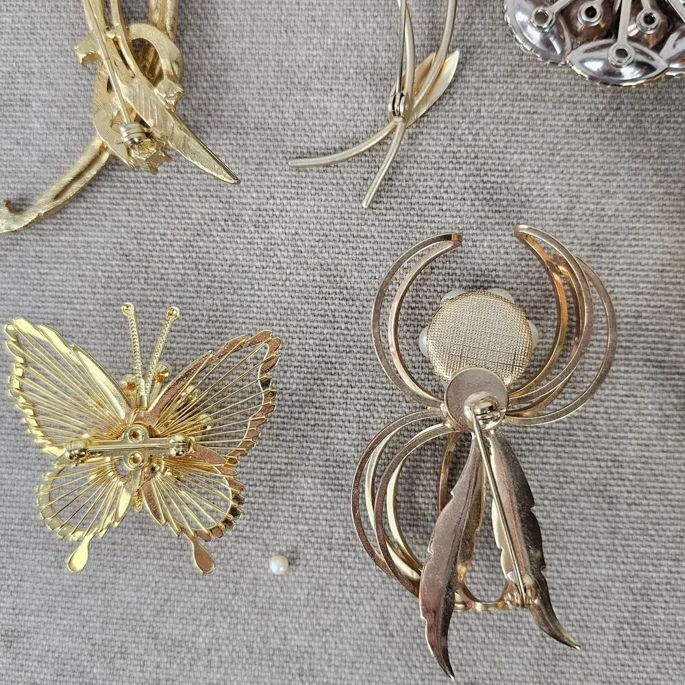 VTG lot 6 brooches butterfly pinecone floral abstract pins cottage grandma